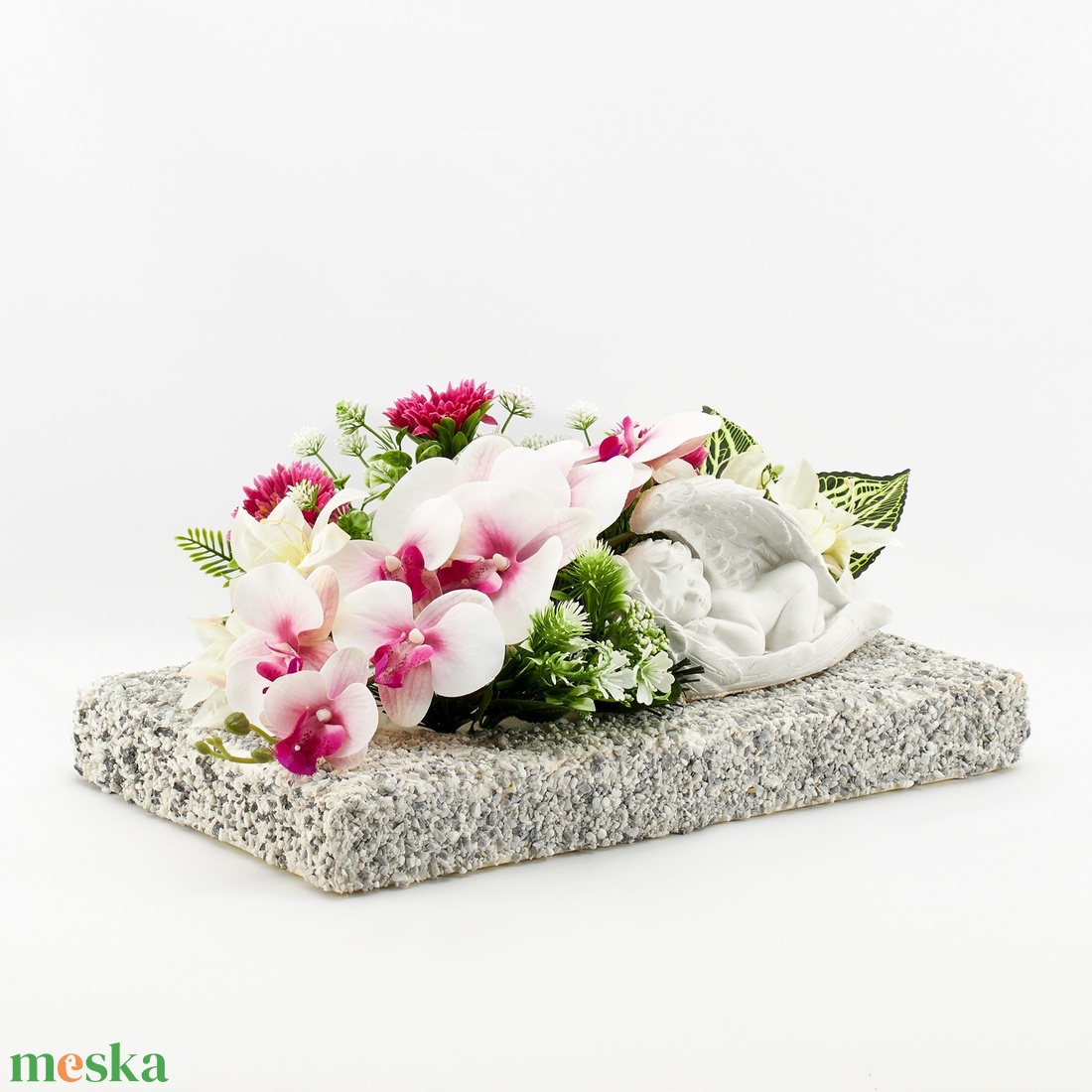 Prémium kegyeleti emlékdekoráció angyalszoborral és élethű orchideákkal - otthon & életmód - vallás - temetkezési tárgy - sírdísz, kegyeleti dísz - Meska.hu