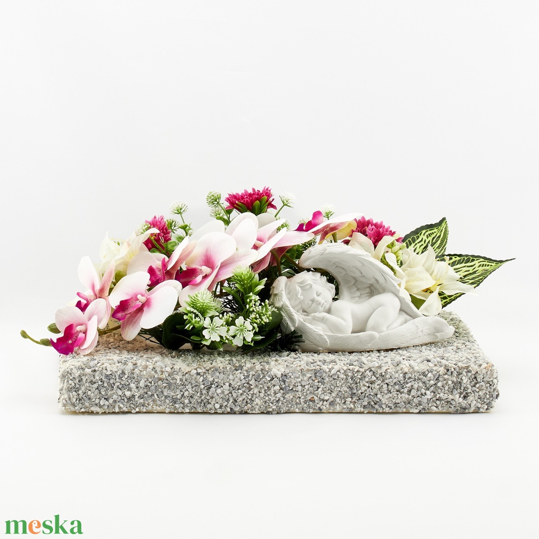 Prémium kegyeleti emlékdekoráció angyalszoborral és élethű orchideákkal - otthon & életmód - vallás - temetkezési tárgy - sírdísz, kegyeleti dísz - Meska.hu