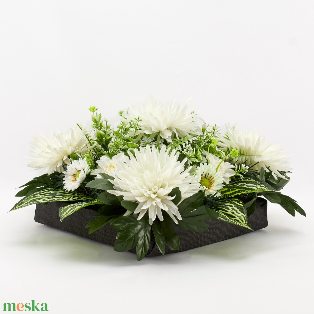 Elegáns fehér krizantémos kegyeleti sírdísz - otthon & életmód - vallás - temetkezési tárgy - sírdísz, kegyeleti dísz - Meska.hu