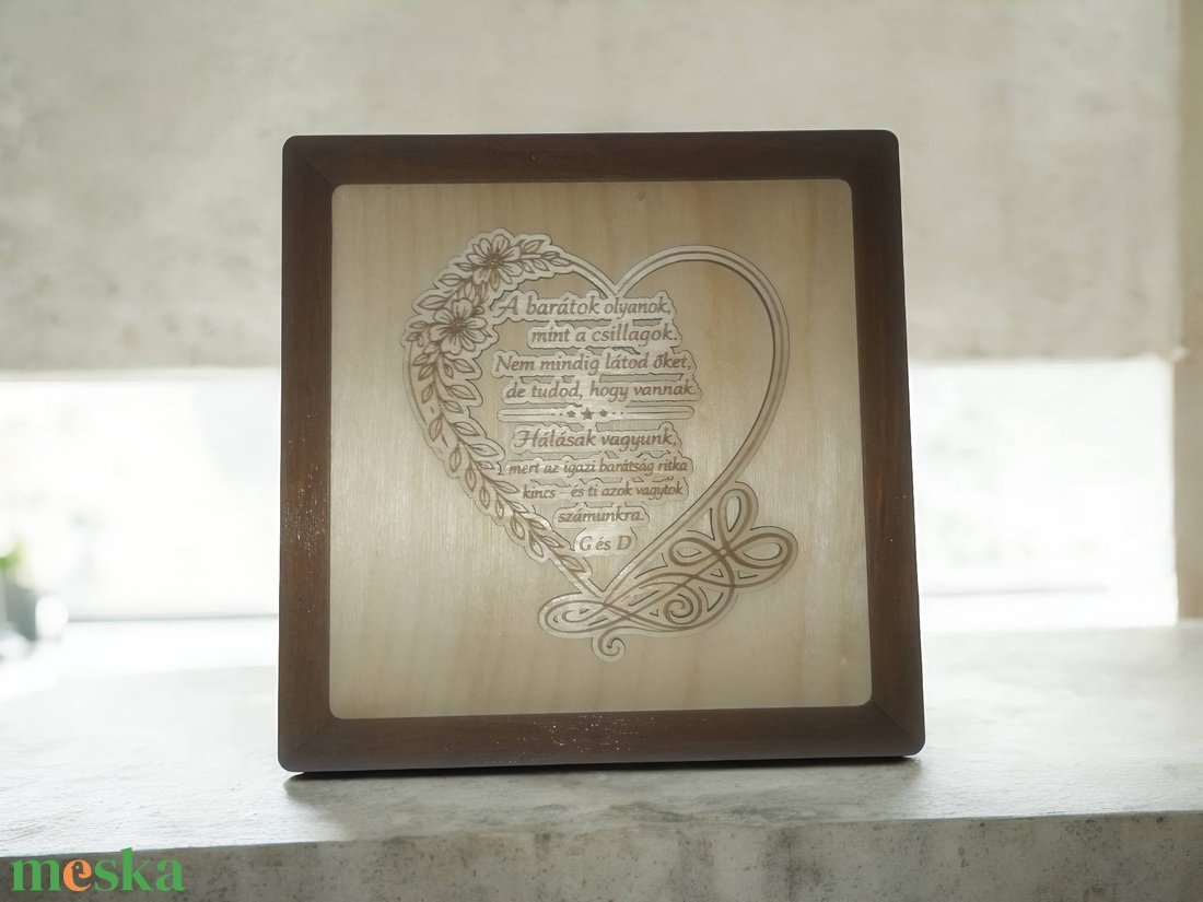 Egyedi gravírozott falikép � személyre szabott szöveggel és mintával (20�20 cm) - otthon & életmód - dekoráció - kép & falikép - fából készült kép - Meska.hu