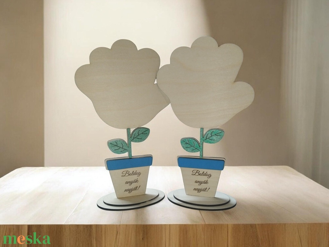 Anyák napi kézlenyomatos virág � egyedi, megható ajándék - otthon & életmód - dekoráció - asztal és polc dekoráció - gravírozott táblák - Meska.hu