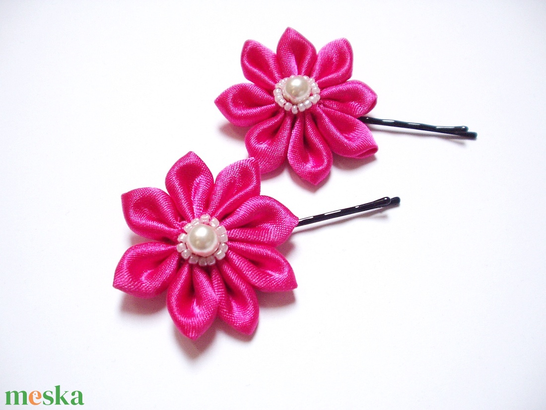 Ciklámen szirmok  2 db pattintós hajcsat - ruha & divat - hajdísz & hajcsat - hajcsat & hajtű - Meska.hu