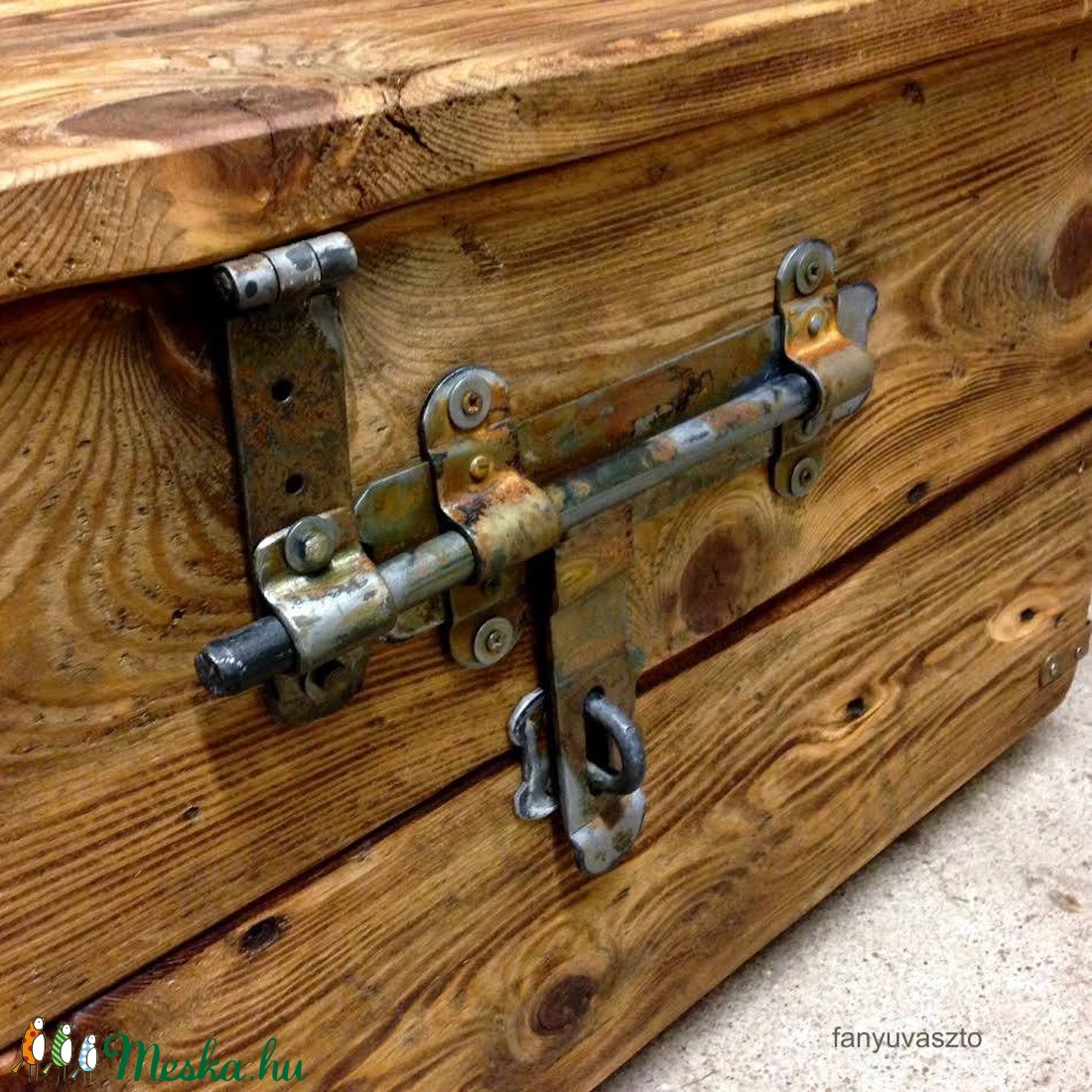 hajóláda markáns vasalattal  -  - Meska.hu