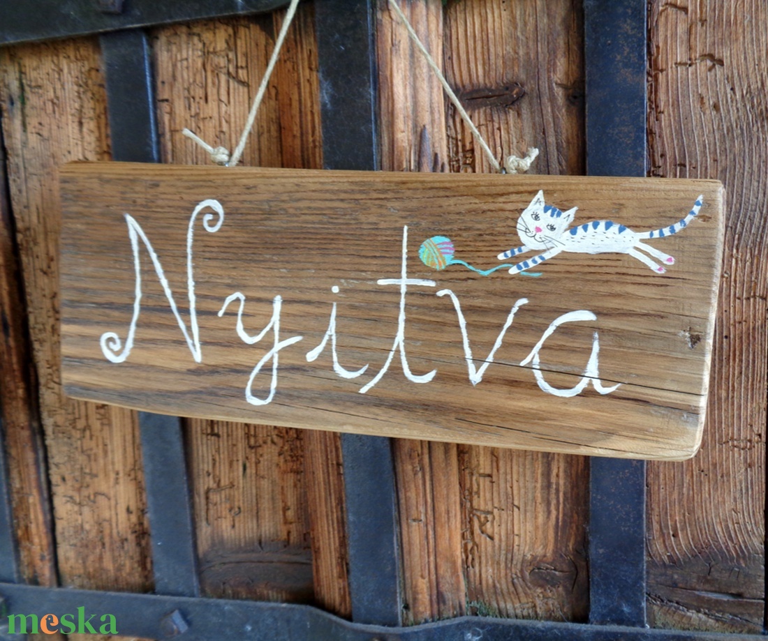 Nyitva - Zárva tábla, Rusztikus Fa Tábla, Ajándék ötlet - Cica, Cirmos, Macska, Egyedi Ajtódísz - otthon & életmód - dekoráció - ajtó- és ablak dekoráció - ajtótábla - Meska.hu