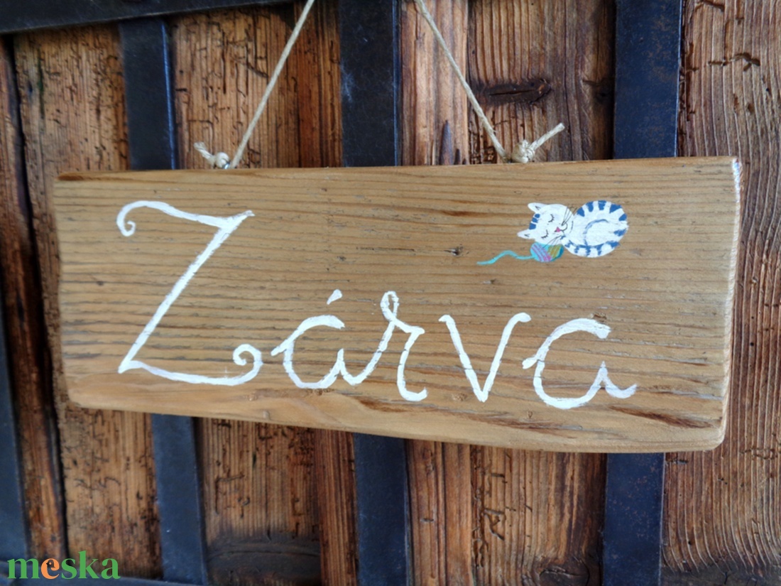 Nyitva - Zárva tábla, Rusztikus Fa Tábla, Ajándék ötlet - Cica, Cirmos, Macska, Egyedi Ajtódísz - otthon & életmód - dekoráció - ajtó- és ablak dekoráció - ajtótábla - Meska.hu