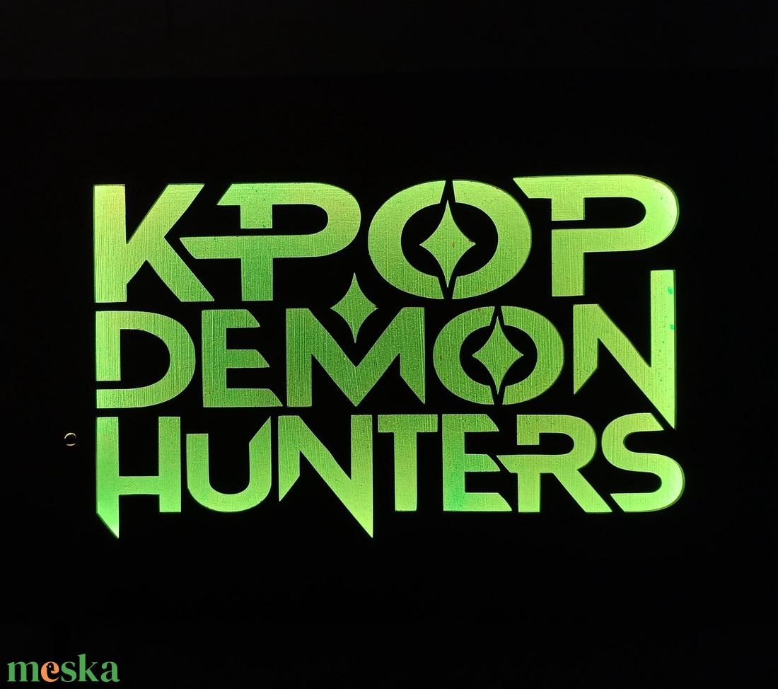 K-Pop Demon Hunters rajongóknak  - falikép hangulatvilágítással - otthon & életmód - dekoráció - kép & falikép - fából készült kép - Meska.hu