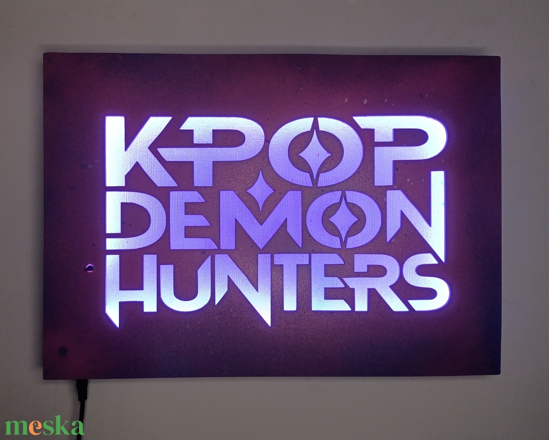 K-Pop Demon Hunters rajongóknak  - falikép hangulatvilágítással - otthon & életmód - dekoráció - kép & falikép - fából készült kép - Meska.hu
