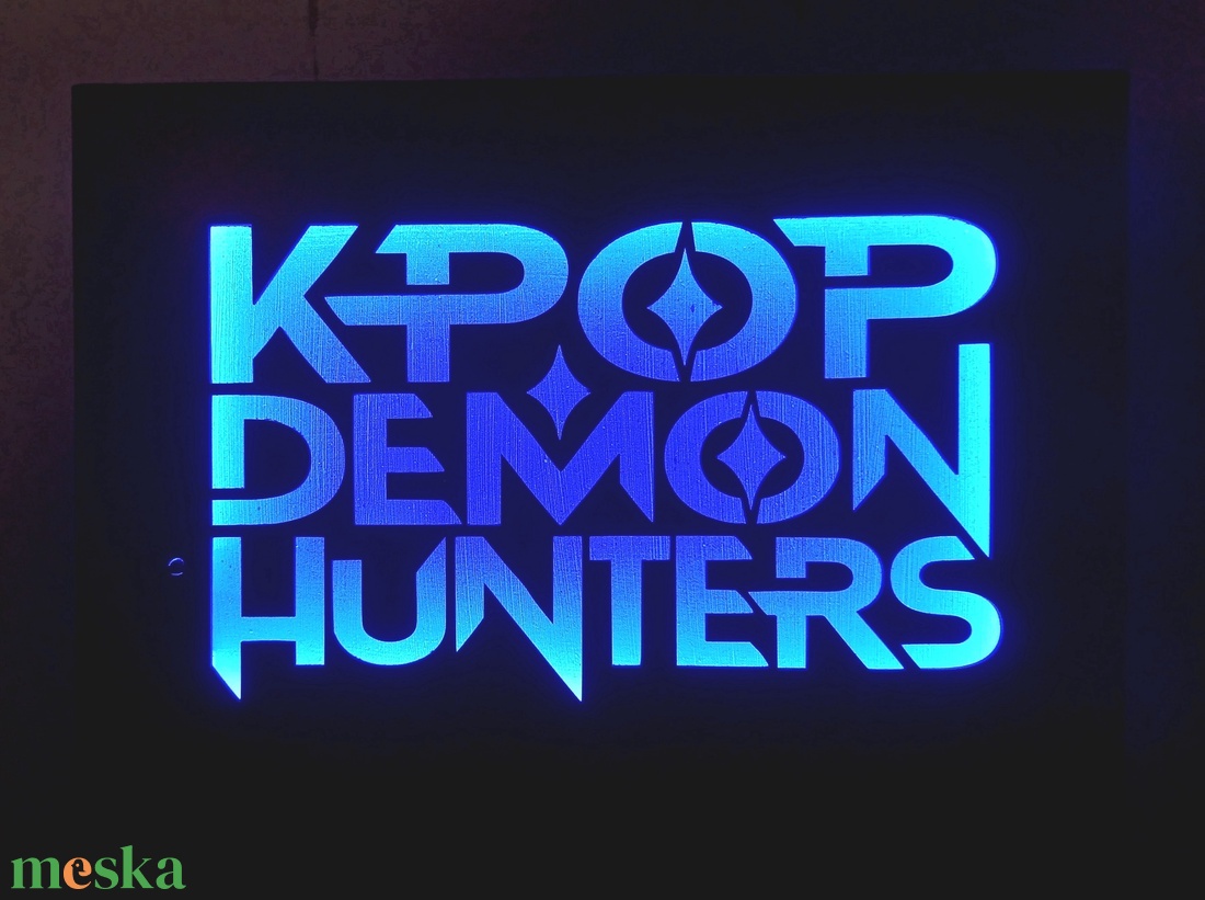 K-Pop Demon Hunters rajongóknak  - falikép hangulatvilágítással - otthon & életmód - dekoráció - kép & falikép - fából készült kép - Meska.hu