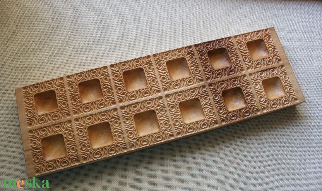 Ravioli mintázófa (tulipános,12 db-os) - otthon & életmód - konyhafelszerelés, tálalás - sütés, főzés - vágódeszka - Meska.hu Ravioli mintázófa (tulipános,12 db-os) - otthon & életmód - konyhafelszerelés, tálalás - sütés, főzés - vágódeszka - Meska.hu