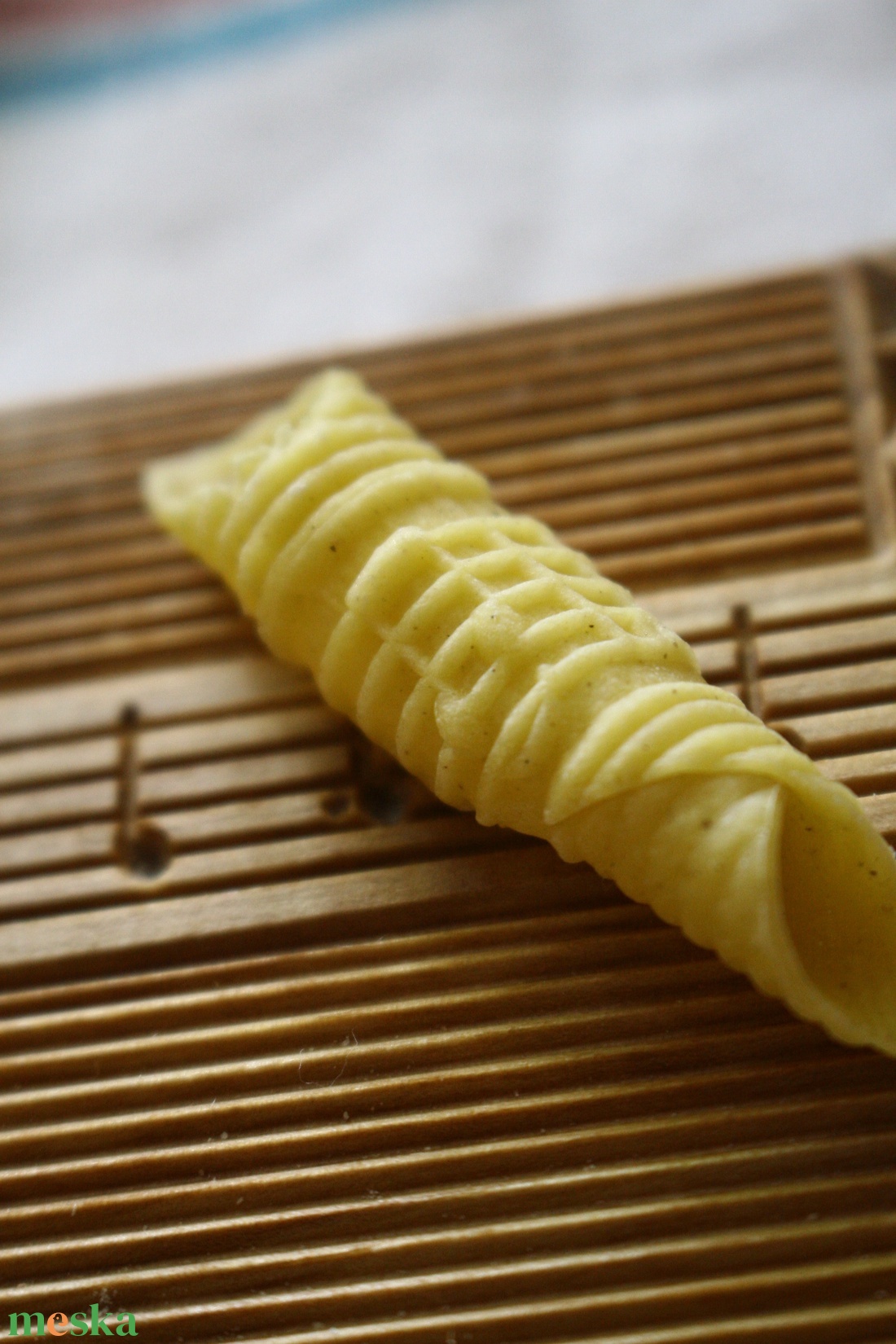 Garganelli, gnocchi mintázófa (hangjegyes) - otthon & életmód - konyhafelszerelés, tálalás - sütés, főzés - vágódeszka - Meska.hu Garganelli, gnocchi mintázófa (hangjegyes) - otthon & életmód - konyhafelszerelés, tálalás - sütés, főzés - vágódeszka - Meska.hu