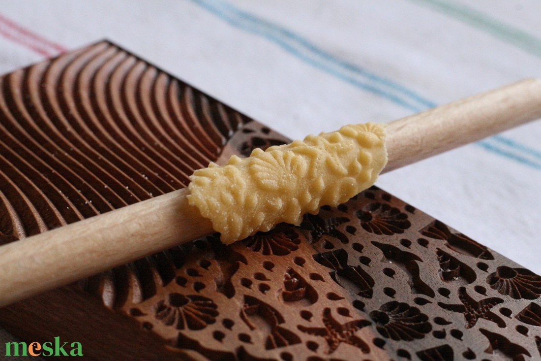 Garganelli, gnocchi mintázófa (óceános) - otthon & életmód - konyhafelszerelés, tálalás - sütés, főzés - vágódeszka - Meska.hu