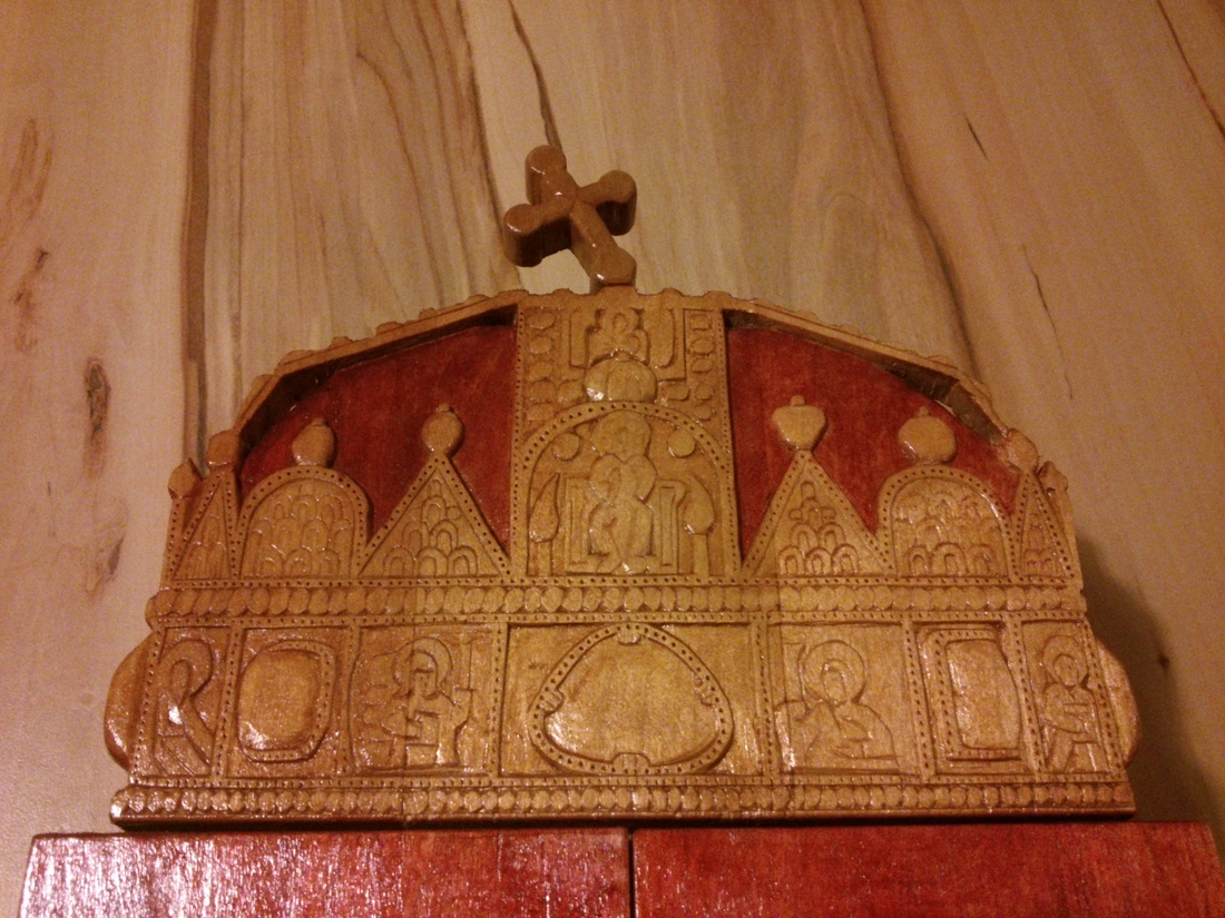 Magyar címer formáju falra szerelhető kulcstartó szekrényke. -  - Meska.hu