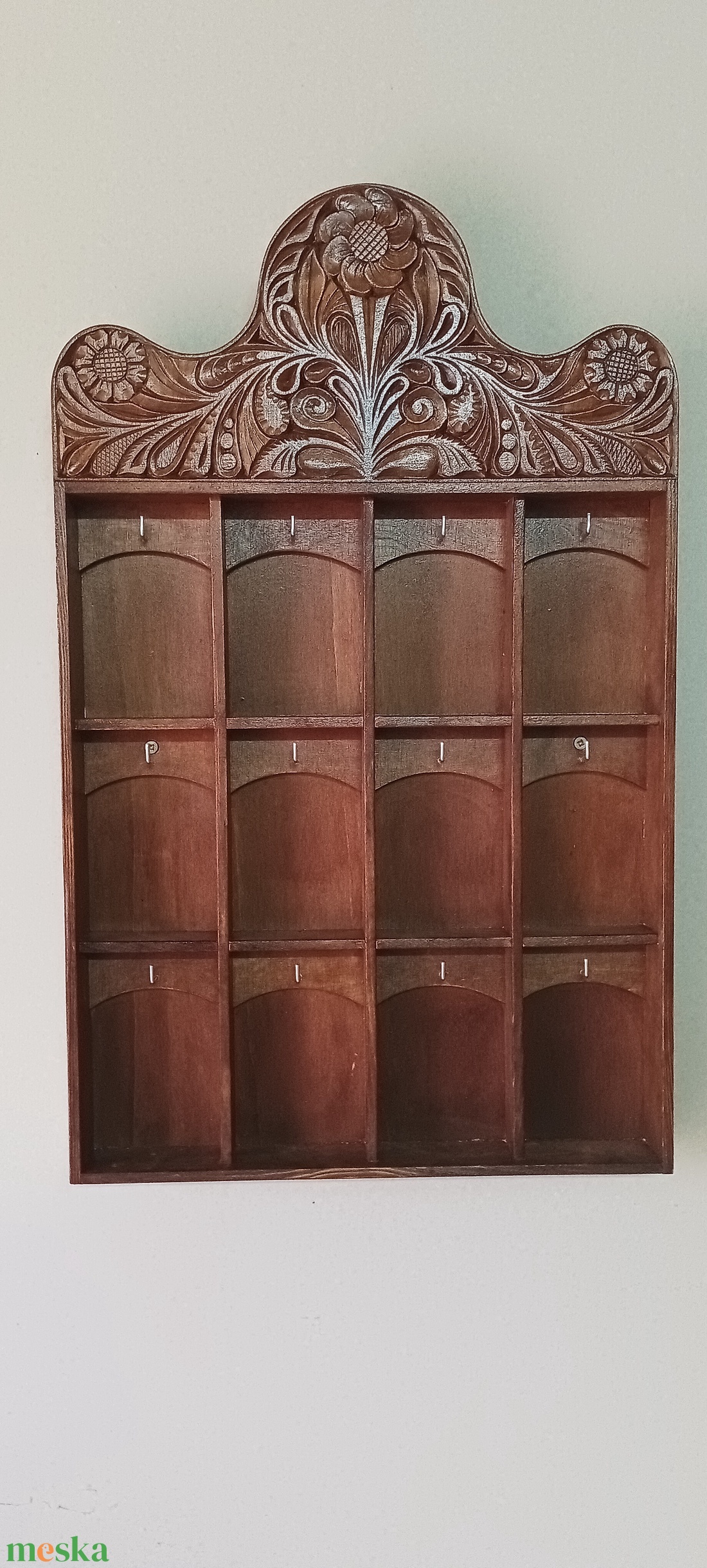 Falra szerelhető faragott kulcstartó. - baba - mama - babaszobabútor - polc, fogas - Meska.hu