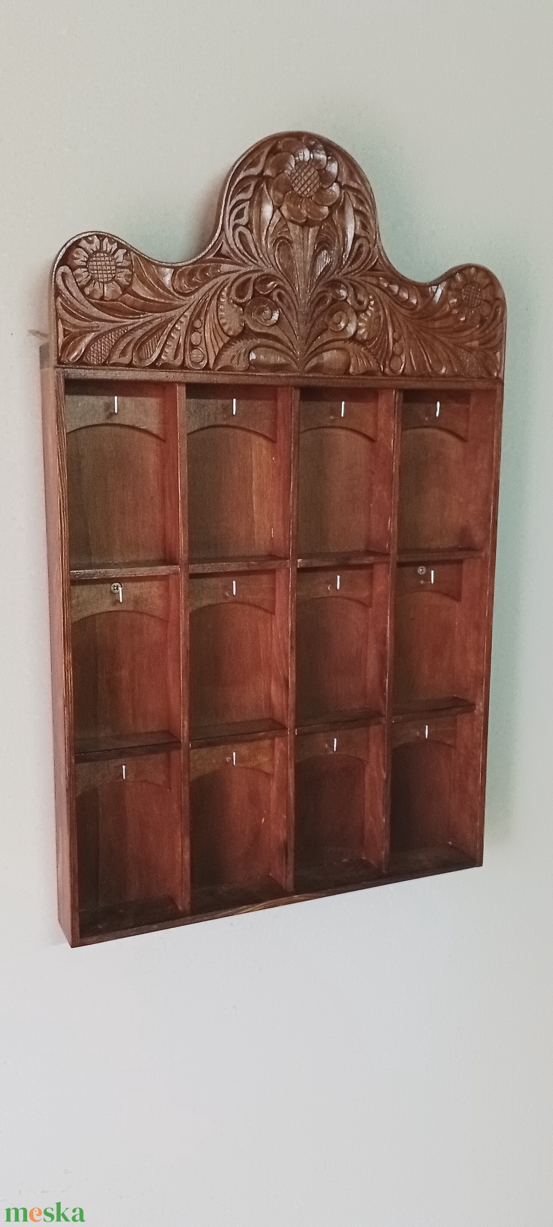 Falra szerelhető faragott kulcstartó. - baba - mama - babaszobabútor - polc, fogas - Meska.hu