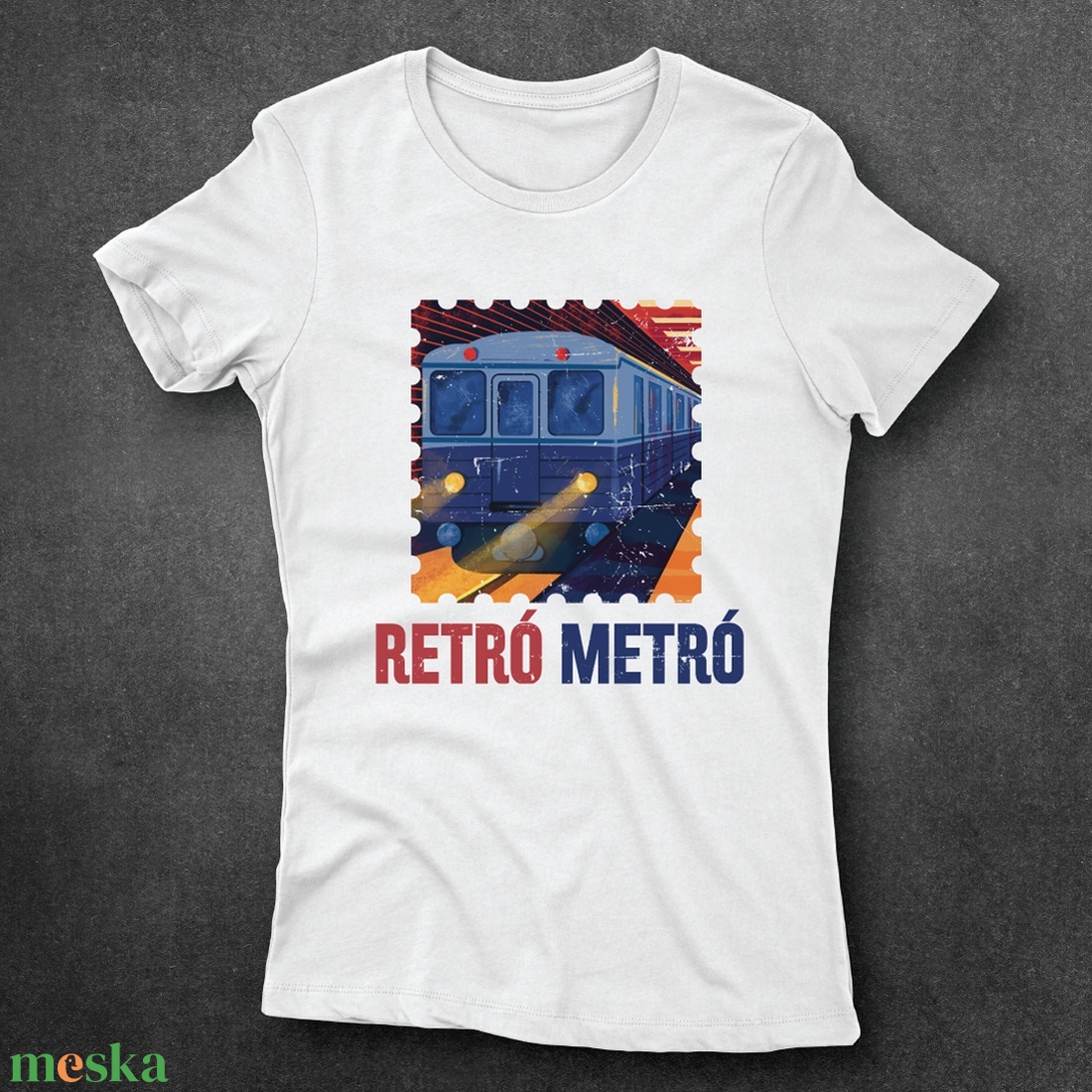 Retró Metró - feliratos női póló - ruha & divat - női ruha - póló, felső - Meska.hu Retró Metró - feliratos női póló - ruha & divat - női ruha - póló, felső - Meska.hu
