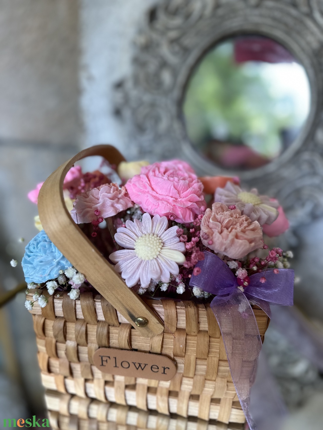 Szülőköszöntő ajándék fonott kosárban � szójaviasz virágokkal - esküvő - emlék & ajándék - szülőköszöntő ajándék - Meska.hu