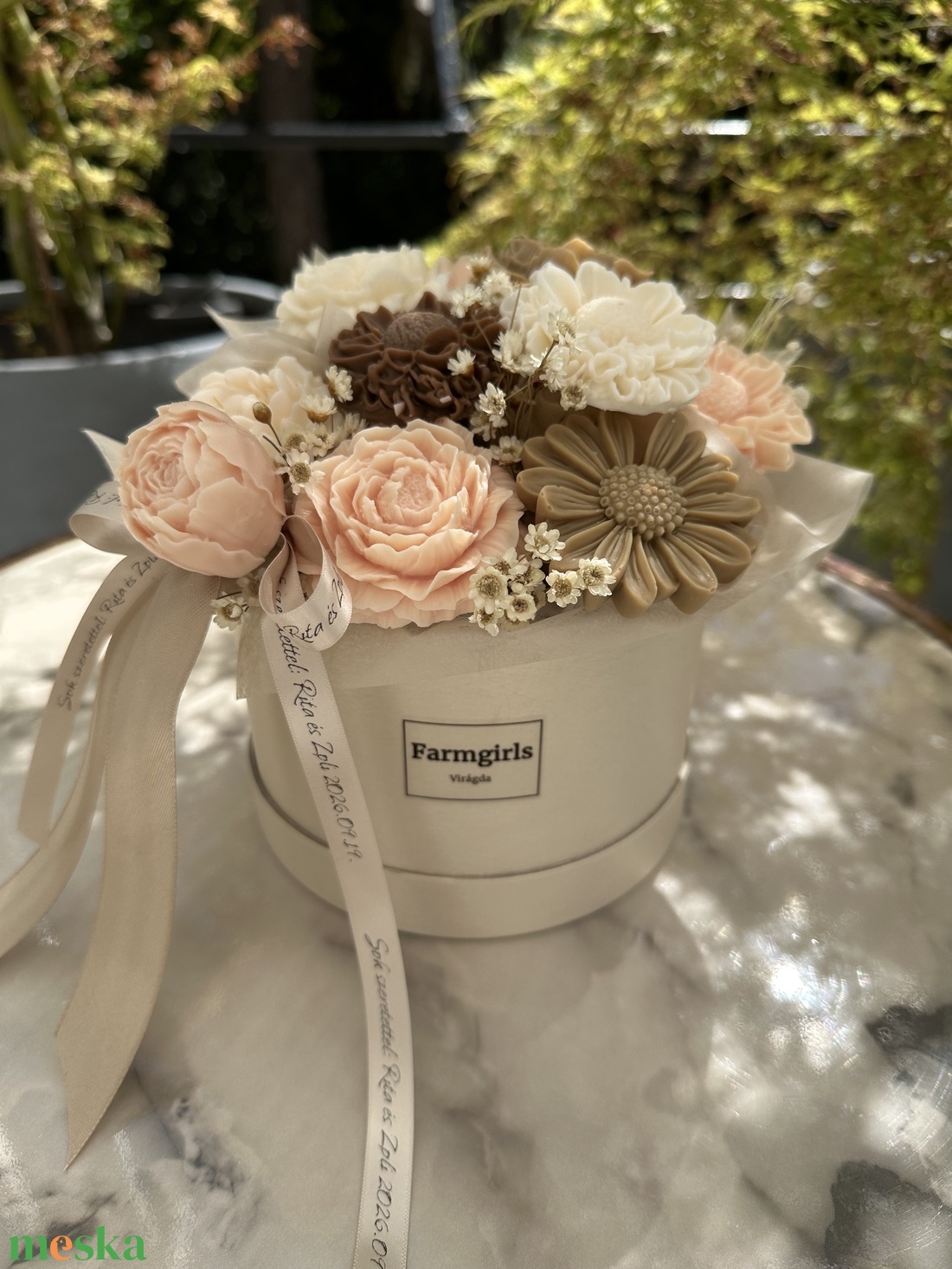 BLOOM BOX Nude szójaviasz virágbox születésnapi és szülőköszöntő ajándék - esküvő - emlék & ajándék - szülőköszöntő ajándék - Meska.hu