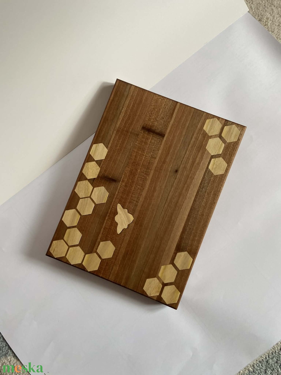 Vágódeszka méhsejt mintával - otthon & életmód - konyhafelszerelés, tálalás - sütés, főzés - vágódeszka - Meska.hu