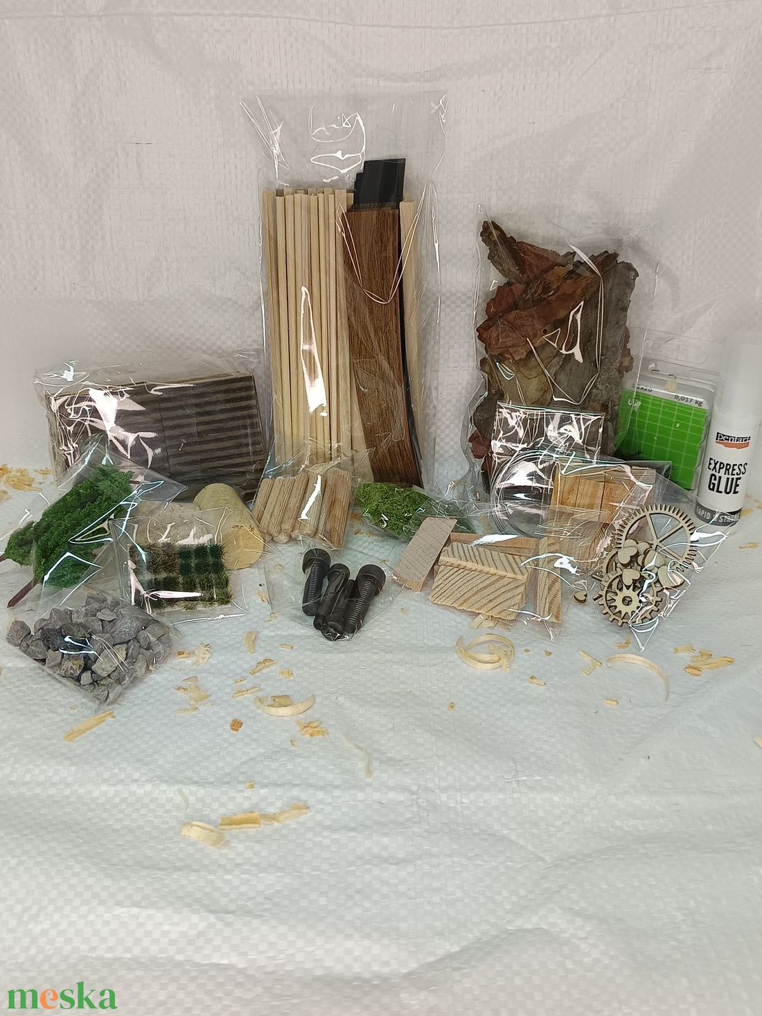 Fawo-építő- box - kellékek & szerszámok - dekorációs kellékek - egyéb kellékek - Meska.hu