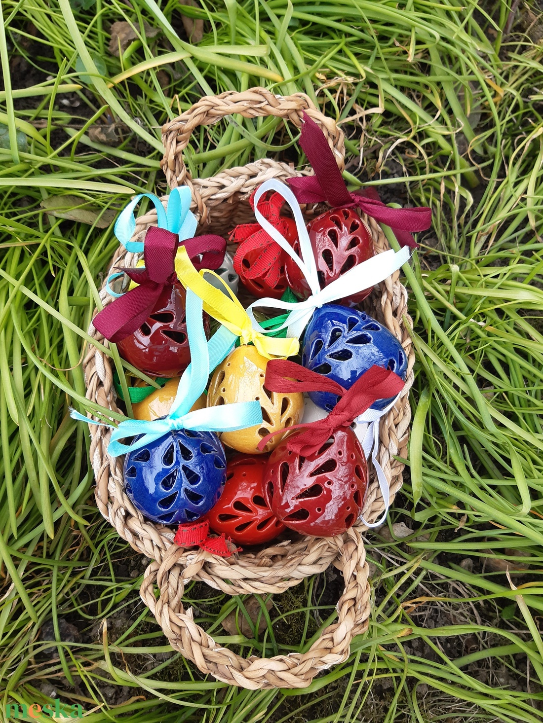 Húsvéti kerámia tojások áttört mintával - otthon & életmód - dekoráció - ajtó- és ablak dekoráció - ablakdísz - Meska.hu