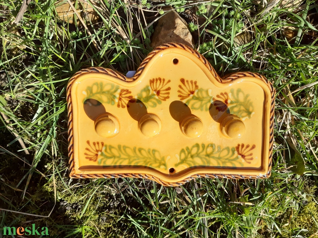 Konyharuha tartó - otthon & életmód - konyhafelszerelés, tálalás - konyhai dekoráció - konyhai dísz - Meska.hu