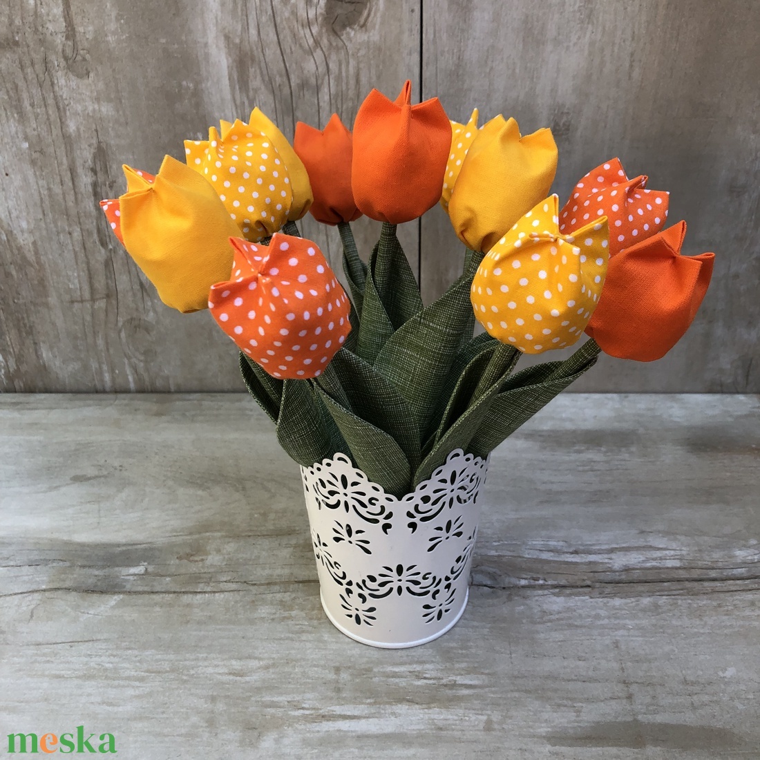 Textil tulipán kaspóban /szett: 12 db/ ingyen ajándékkísérővel - otthon & lakás - dekoráció - virágdísz és tartó - csokor & virágdísz - Meska.hu