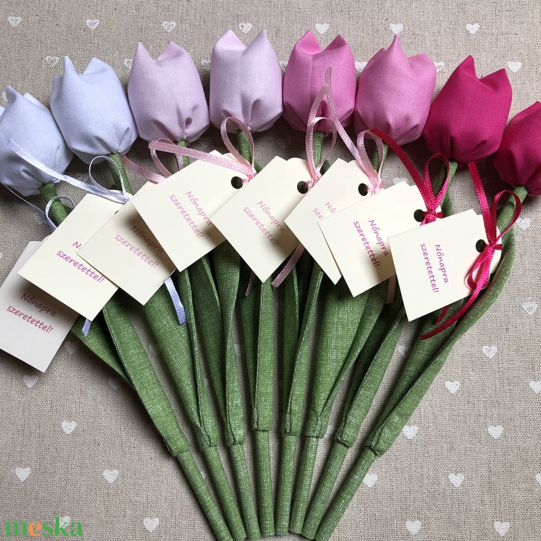 Nőnapi textil tulipánok / szett: 8 db/ ingyen ajándékkísérővel - otthon & életmód - dekoráció - virágdísz és tartó - csokor & virágdísz - Meska.hu