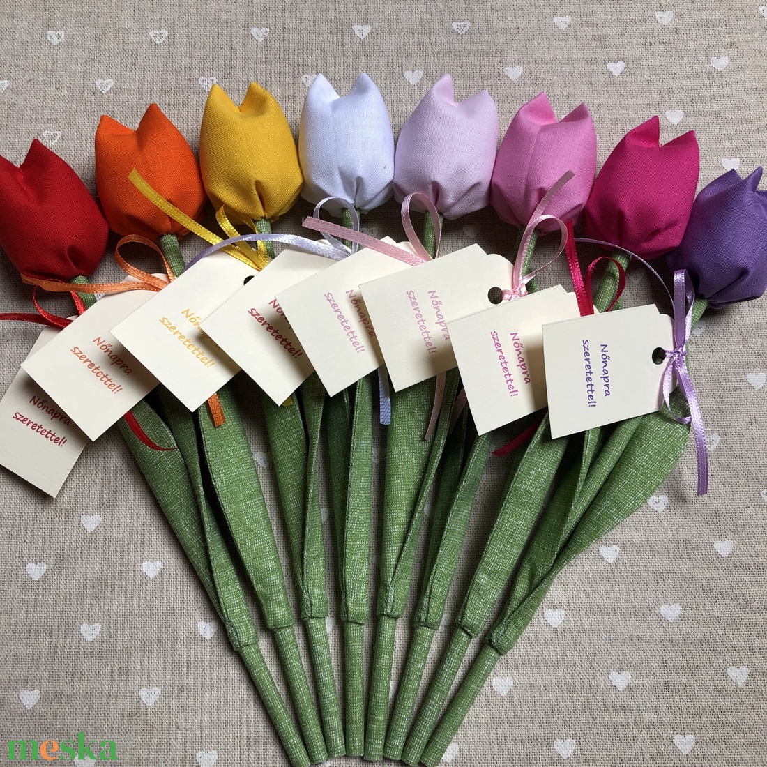Nőnapi textil tulipánok / szett: 8 db/ ingyen ajándékkísérővel - otthon & életmód - dekoráció - virágdísz és tartó - csokor & virágdísz - Meska.hu