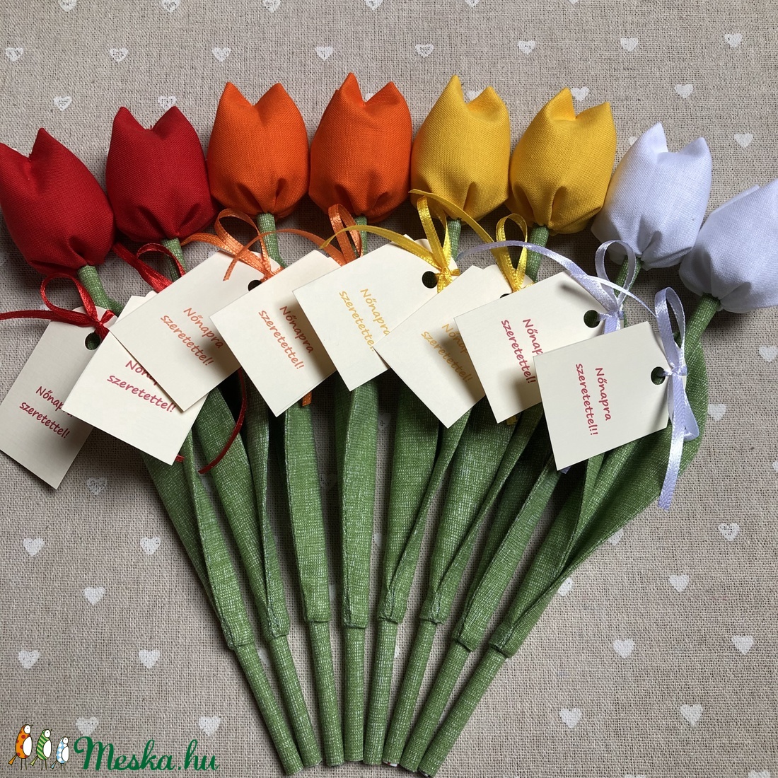 Nőnapi textil tulipánok / szett: 8 db/ ingyen ajándékkísérővel - otthon & lakás - dekoráció - virágdísz és tartó - csokor & virágdísz - Meska.hu