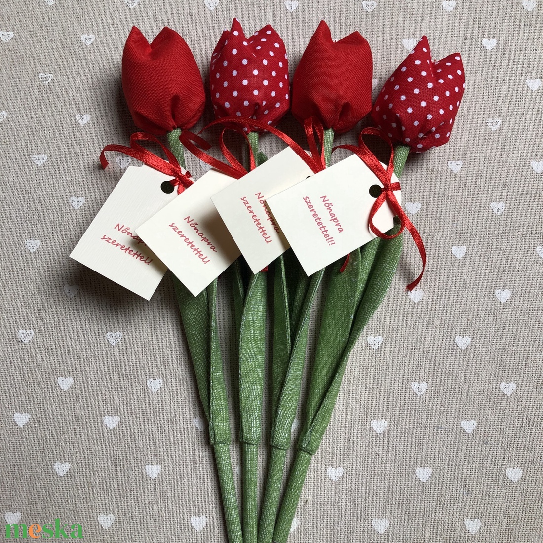 Nőnapi textil tulipánok / szett: 4 db/ ingyen ajándékkísérővel - otthon & életmód - dekoráció - virágdísz és tartó - csokor & virágdísz - Meska.hu