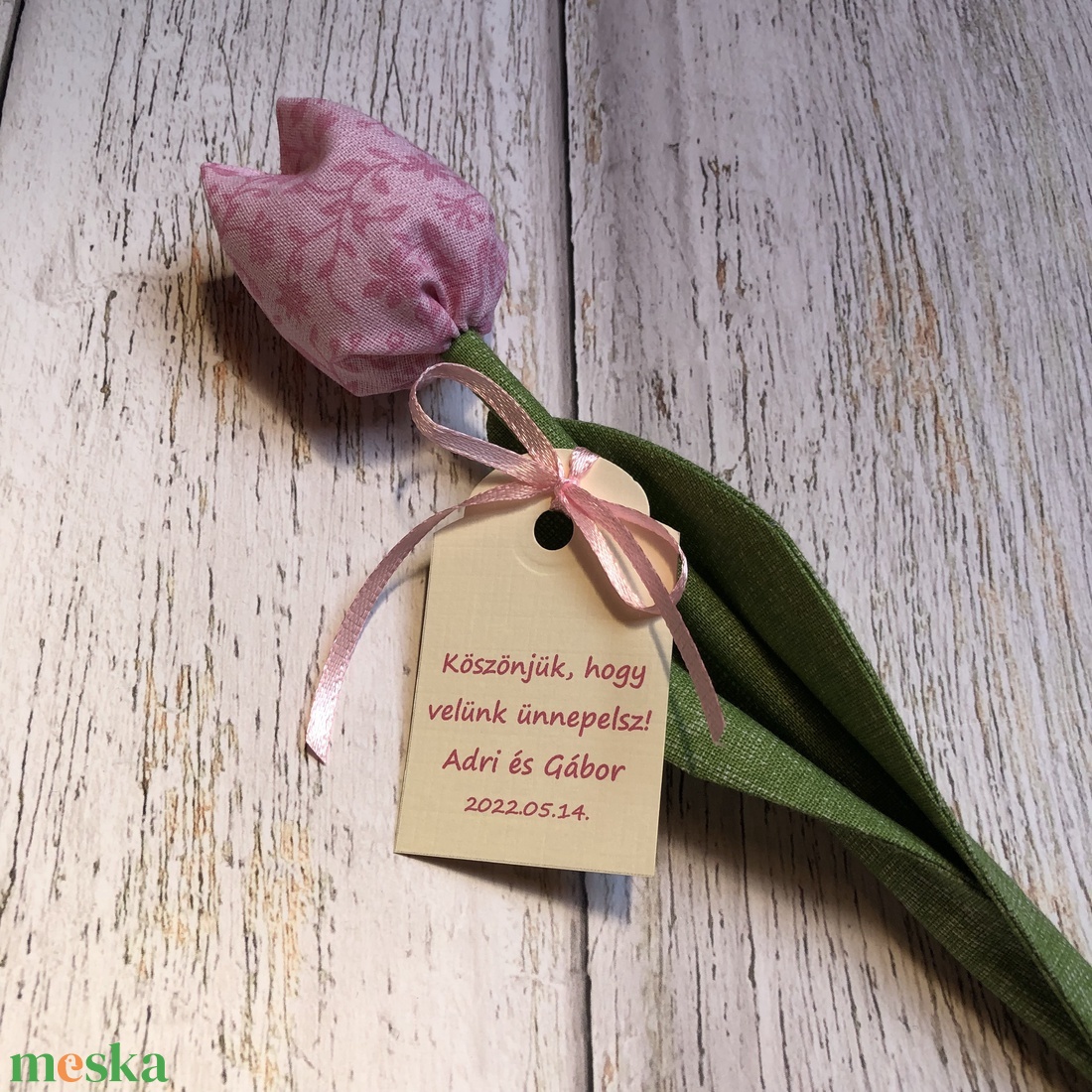 Esküvői köszönetajándék, textil tulipán, szatén szalag, köszönőajándék, ajándék, tulipán - esküvő - emlék & ajándék - köszönőajándék - Meska.hu Esküvői köszönetajándék, textil tulipán, szatén szalag, köszönőajándék, ajándék, tulipán - esküvő - emlék & ajándék - köszönőajándék - Meska.hu