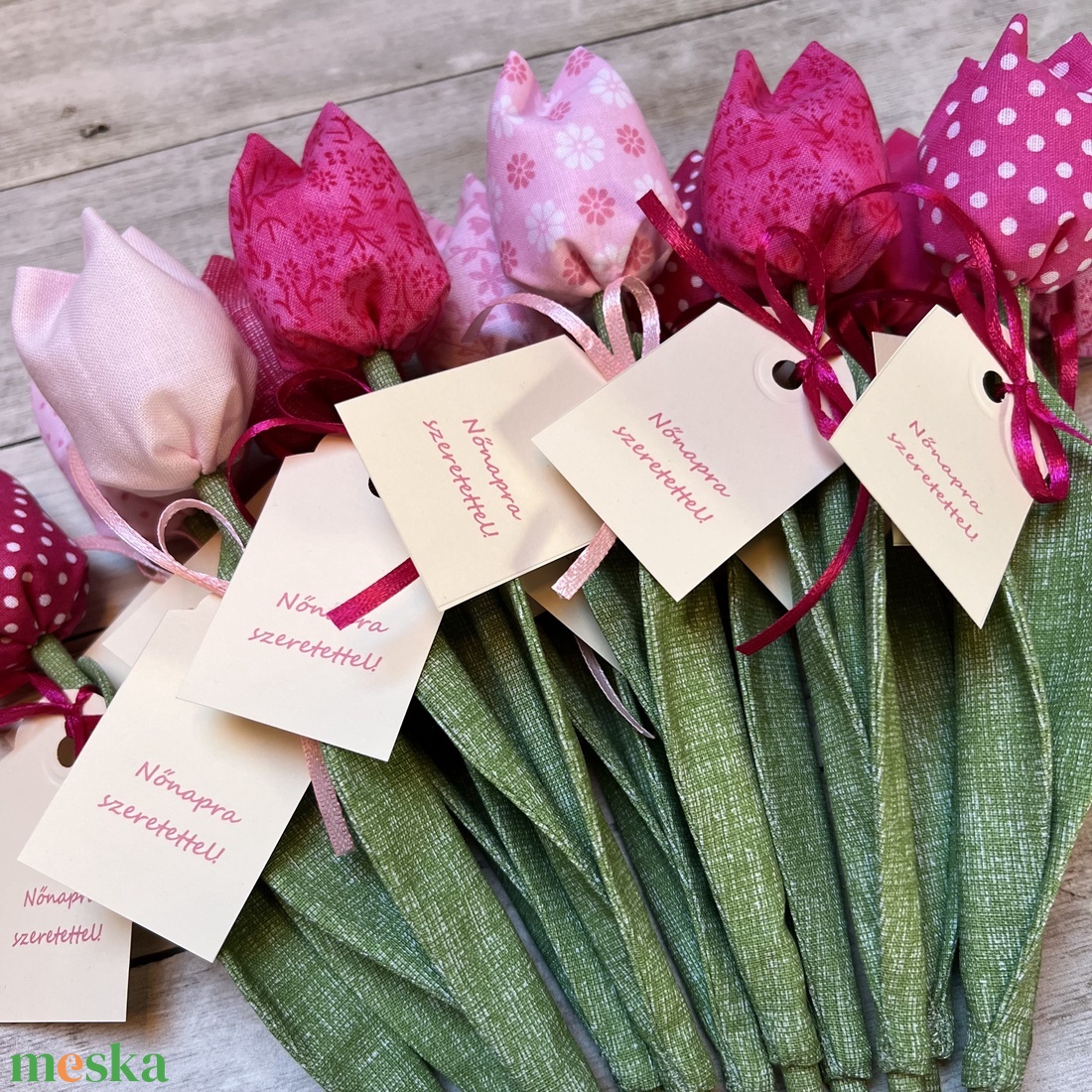 Nőnapi textil tulipánok / szett: 8 db/ ingyen ajándékkísérővel - otthon & életmód - dekoráció - virágdísz és tartó - csokor & virágdísz - Meska.hu