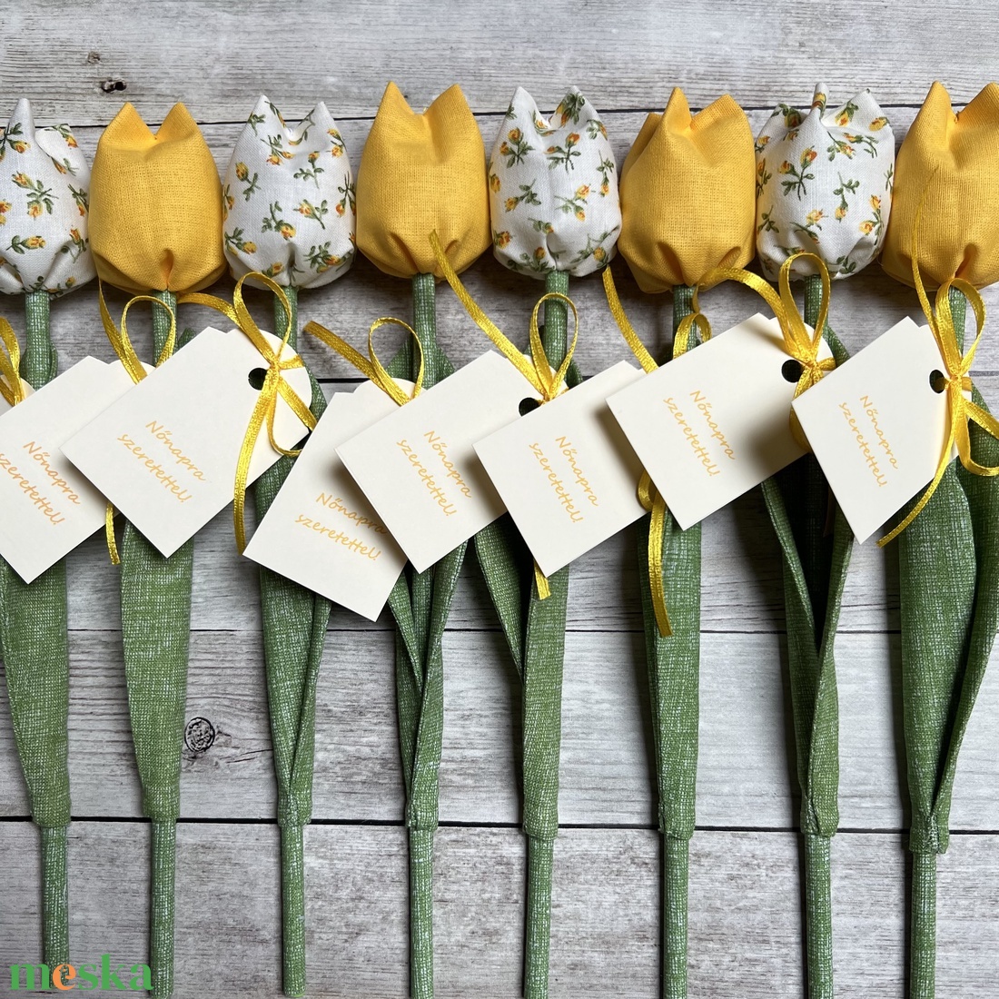 Nőnapi textil tulipánok / szett: 8 db/ ingyen ajándékkísérővel - otthon & életmód - dekoráció - virágdísz és tartó - csokor & virágdísz - Meska.hu