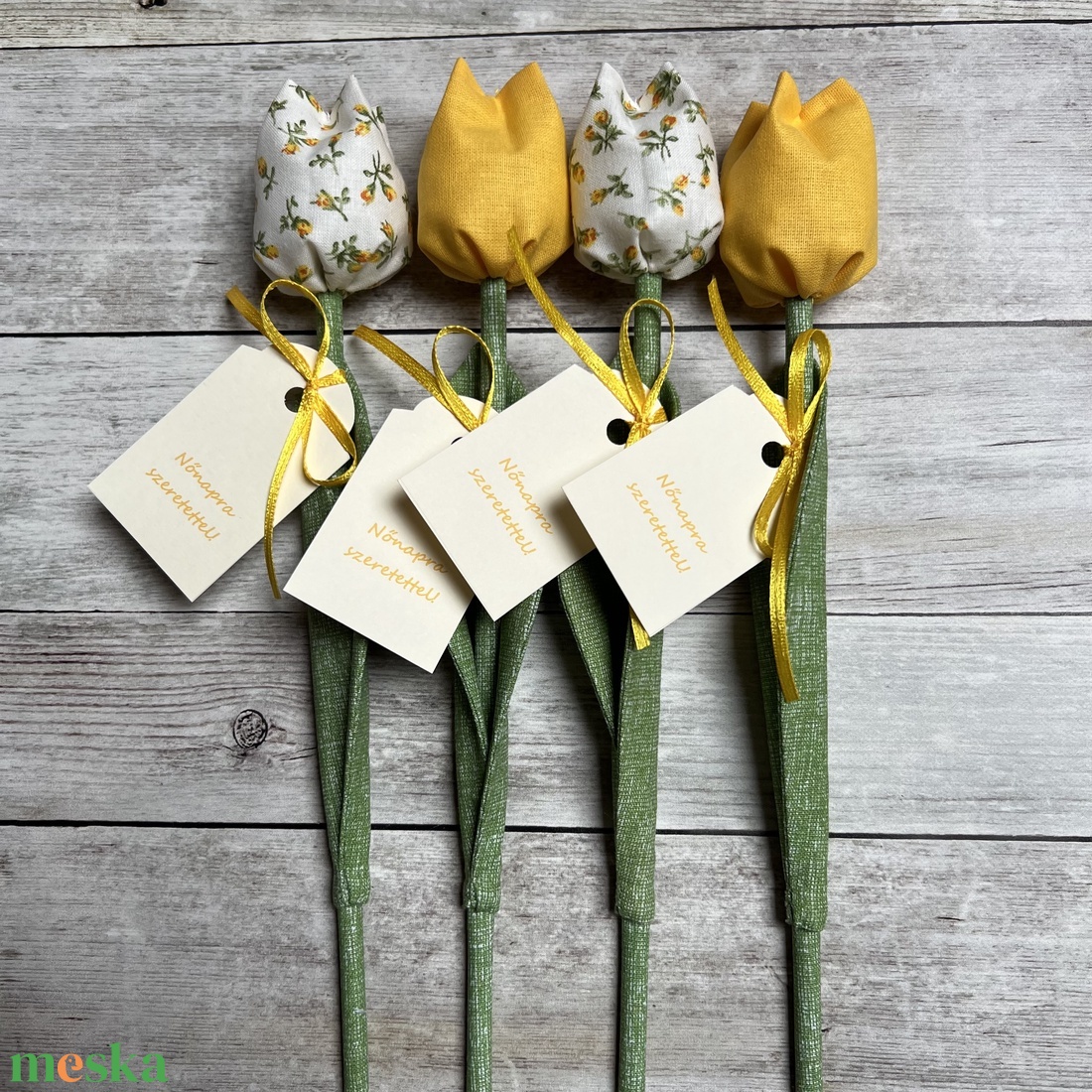 Nőnapi textil tulipánok / szett: 4 db/ ingyen ajándékkísérővel - otthon & életmód - dekoráció - virágdísz és tartó - csokor & virágdísz - Meska.hu