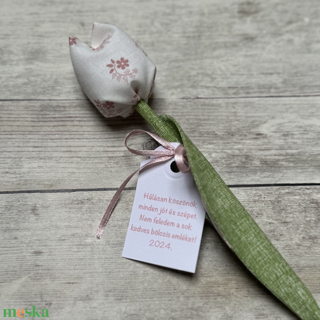 Textil tulipán bölcsis búcsúajándék - otthon & életmód - dekoráció - virágdísz és tartó - csokor & virágdísz - Meska.hu Textil tulipán bölcsis búcsúajándék - otthon & életmód - dekoráció - virágdísz és tartó - csokor & virágdísz - Meska.hu