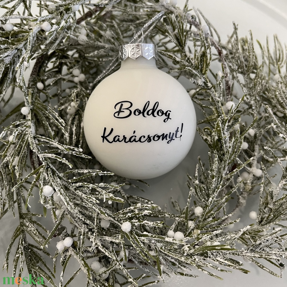 Egyedi karácsonyi gömb Boldog Karácsonyt! felirattal - karácsony - karácsonyi lakásdekoráció - karácsonyfadíszek - Meska.hu