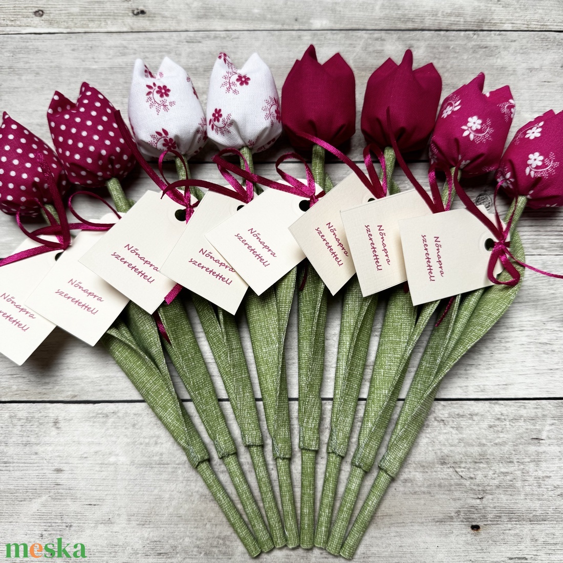 Nőnapi textil tulipánok / szett: 8 db/ ingyen ajándékkísérővel - otthon & életmód - dekoráció - virágdísz és tartó - csokor & virágdísz - Meska.hu