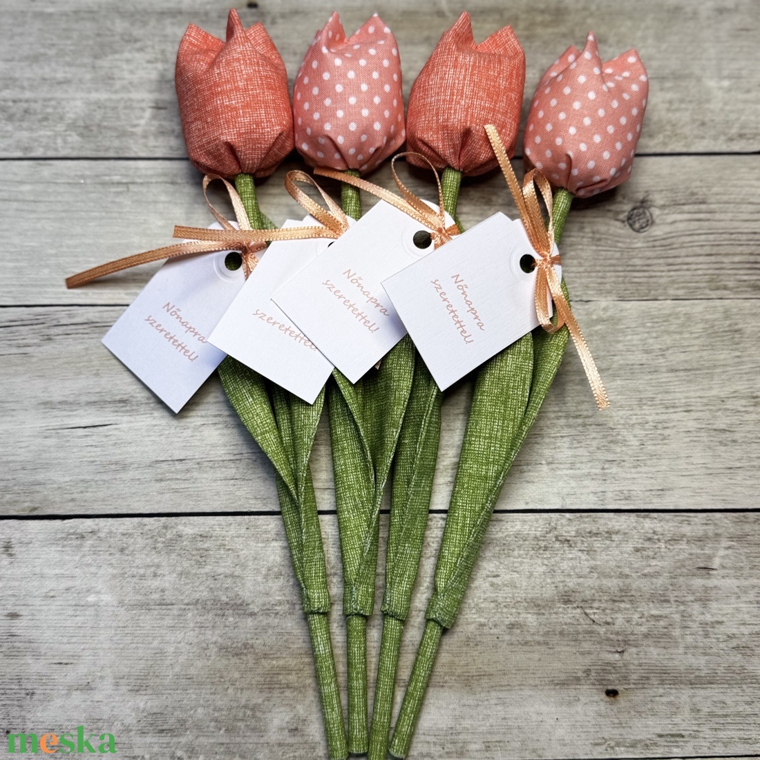 Nőnapi textil tulipánok / szett: 4 db/ ingyen ajándékkísérővel - otthon & életmód - dekoráció - virágdísz és tartó - csokor & virágdísz - Meska.hu