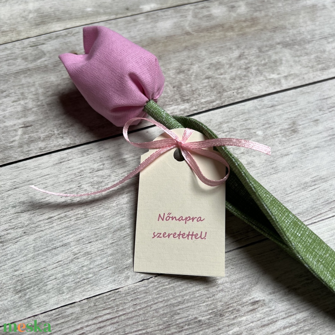 Nőnapi textil tulipán ingyen ajándékkísérővel - otthon & életmód - dekoráció - virágdísz és tartó - csokor & virágdísz - Meska.hu Nőnapi textil tulipán ingyen ajándékkísérővel - otthon & életmód - dekoráció - virágdísz és tartó - csokor & virágdísz - Meska.hu