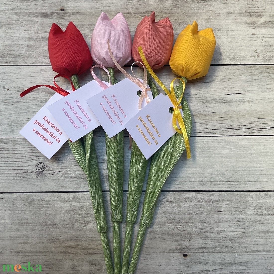 Textil tulipán /szett: 4 db/ bölcsődei búcsúajándék - otthon & életmód - dekoráció - virágdísz és tartó - csokor & virágdísz - Meska.hu Textil tulipán /szett: 4 db/ bölcsődei búcsúajándék - otthon & életmód - dekoráció - virágdísz és tartó - csokor & virágdísz - Meska.hu