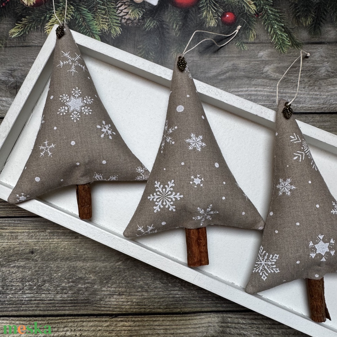 Fenyőfa karácsonyfadísz fahéjszárral /szett: 3 db/ - karácsony - karácsonyi lakásdekoráció - karácsonyfadíszek - Meska.hu