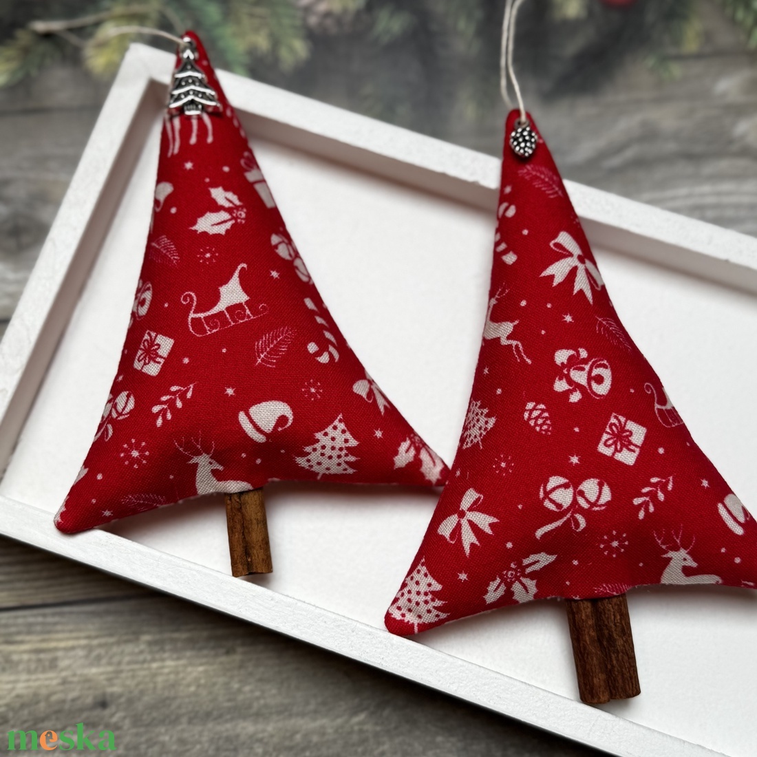 Fenyőfa karácsonyfadísz fahéjszárral /szett: 2 db/ - karácsony - karácsonyi lakásdekoráció - karácsonyfadíszek - Meska.hu