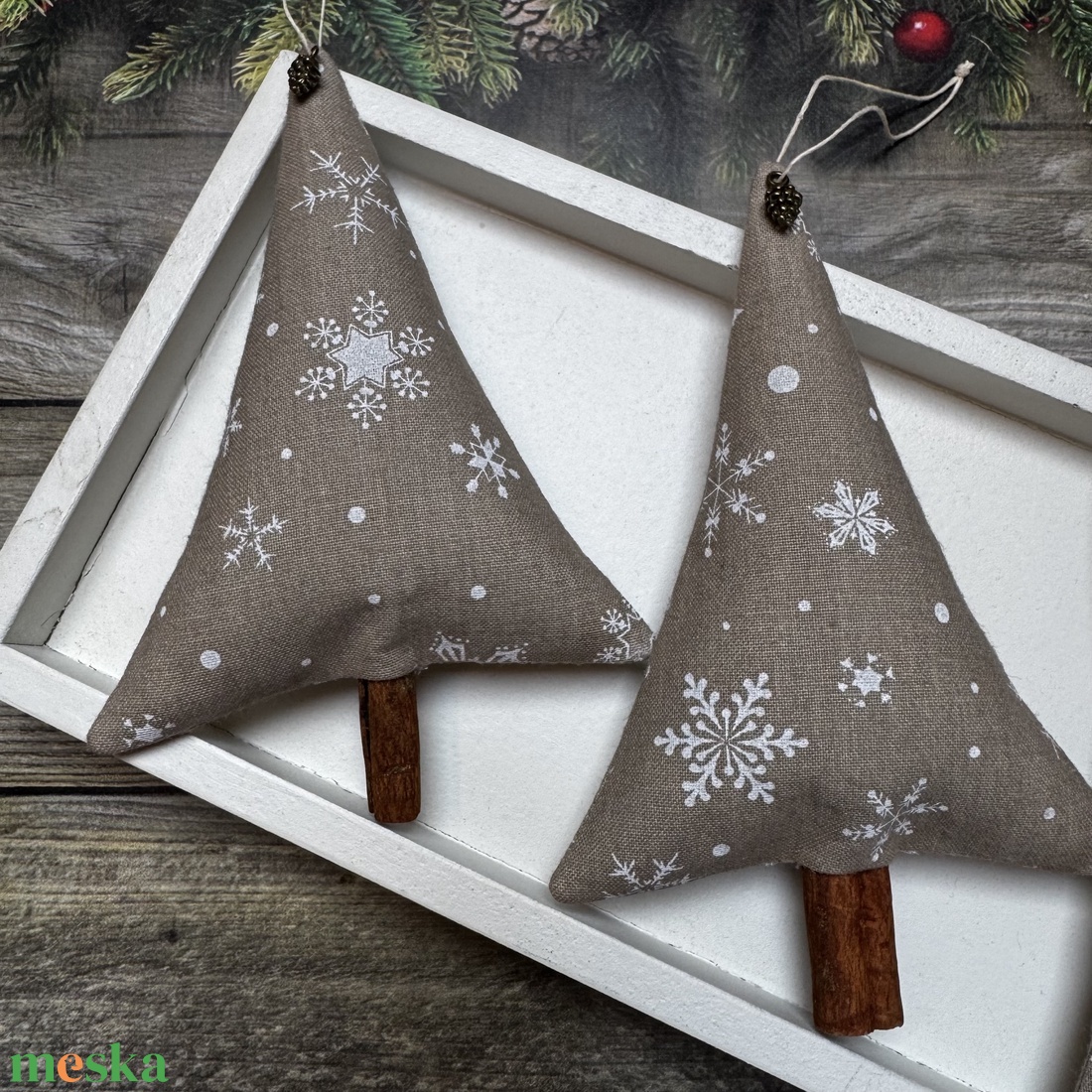 Fenyőfa karácsonyfadísz fahéjszárral /szett: 2 db/ - karácsony - karácsonyi lakásdekoráció - karácsonyfadíszek - Meska.hu