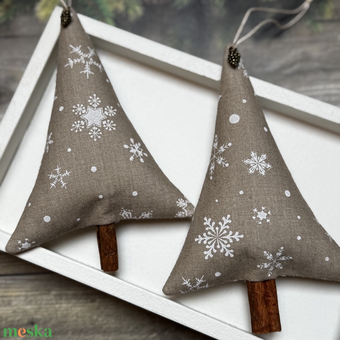 Fenyőfa karácsonyfadísz fahéjszárral /szett: 2 db/ - karácsony - karácsonyi lakásdekoráció - karácsonyfadíszek - Meska.hu