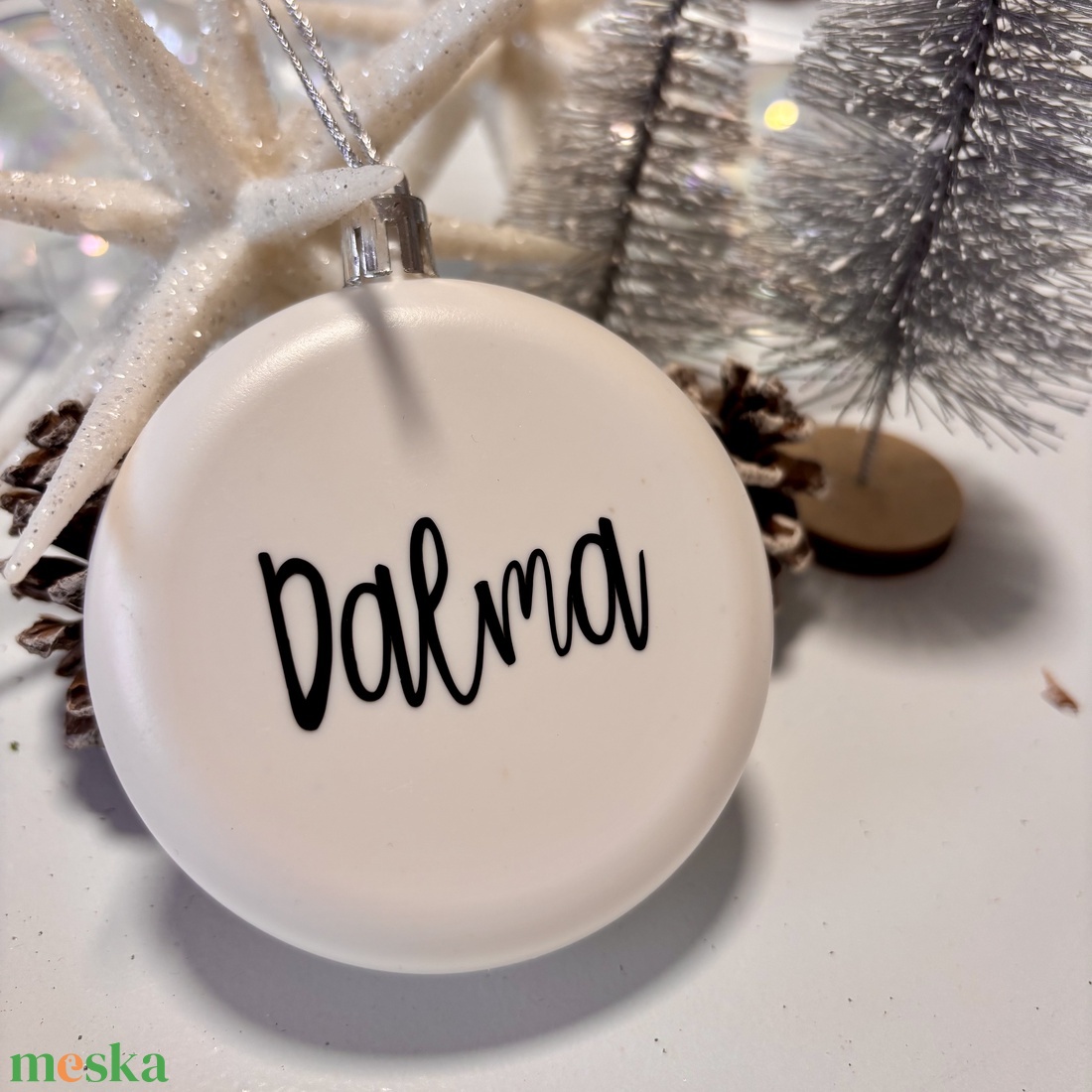Egyedi műanyag karácsonyi dísz névvel - karácsony - karácsonyi lakásdekoráció - karácsonyfadíszek - Meska.hu
