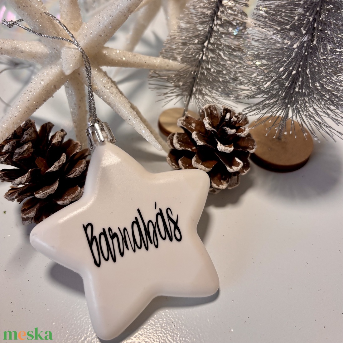 Egyedi műanyag karácsonyi dísz névvel - karácsony - karácsonyi lakásdekoráció - karácsonyfadíszek - Meska.hu
