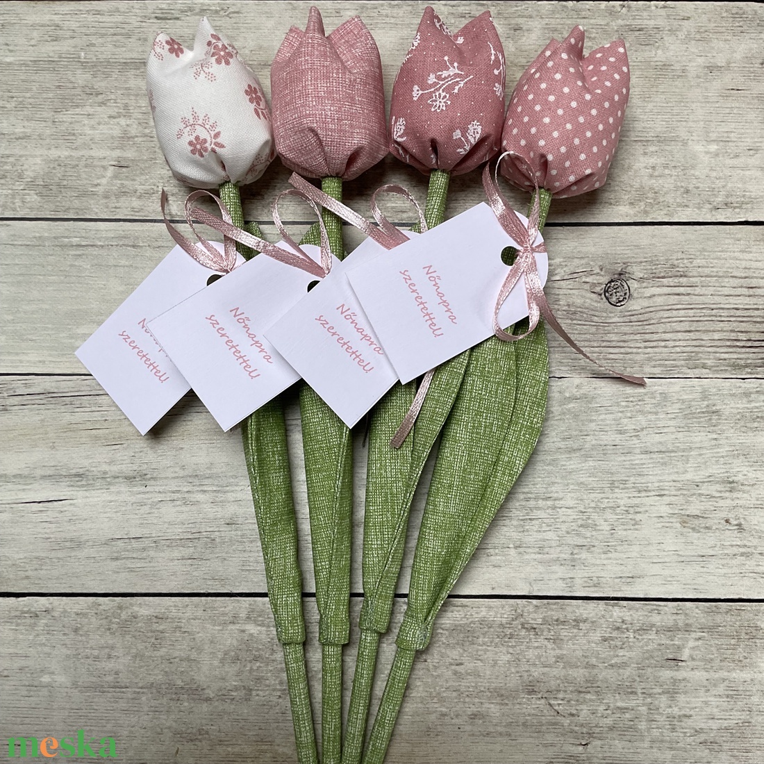 Nőnapi textil tulipánok / szett: 4 db/ ingyen ajándékkísérővel - otthon & életmód - dekoráció - virágdísz és tartó - csokor & virágdísz - Meska.hu