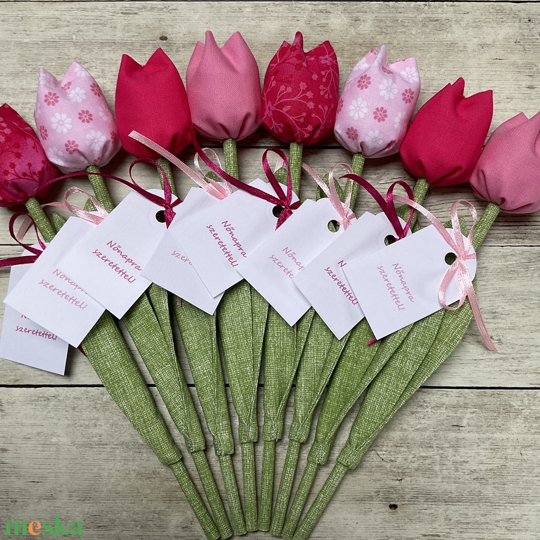 Nőnapi textil tulipánok / szett: 8 db/ ingyen ajándékkísérővel - otthon & életmód - dekoráció - Meska.hu