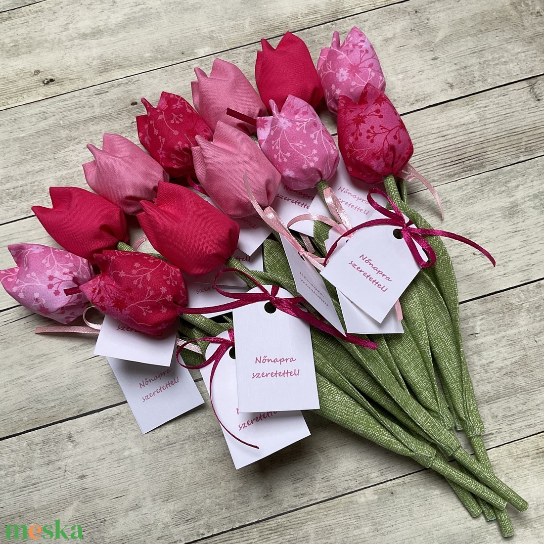 Nőnapi textil tulipánok / szett: 12 db/ ingyen ajándékkísérővel - otthon & életmód - dekoráció - virágdísz és tartó - csokor & virágdísz - Meska.hu