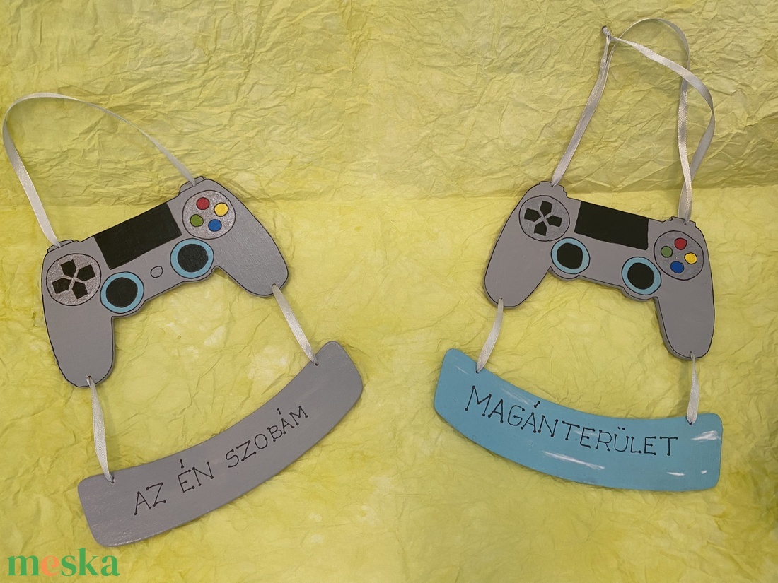 Fiús gyerekszoba tábla, konzol - otthon & életmód - dekoráció - ajtó- és ablak dekoráció - ablakdísz - Meska.hu